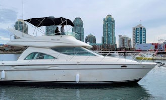 MAXUM SCB 4100 42' Motor Yacht For Rent In Vancouver