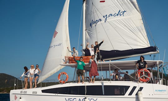 Seawind 1160 Sailing (3 hours) - Private Yacht Cruise