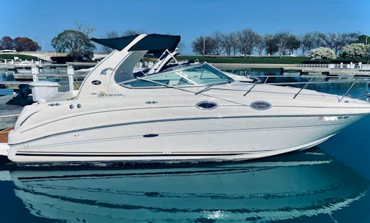 32ft SeaRay Sundancer Motor Yacht Rental in Chicago, Illinois