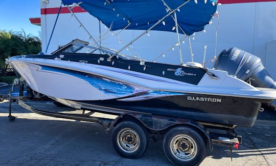 9 People Glastron Powerboat for rent in Newport Beach
