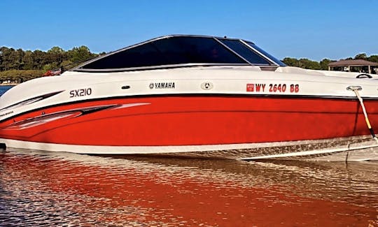 Yamaha  212X Jet Boat Rental in Lake Norman, North Carolina