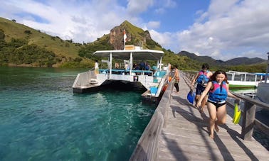 Increíble crucero al atardecer en Labuan Bajo