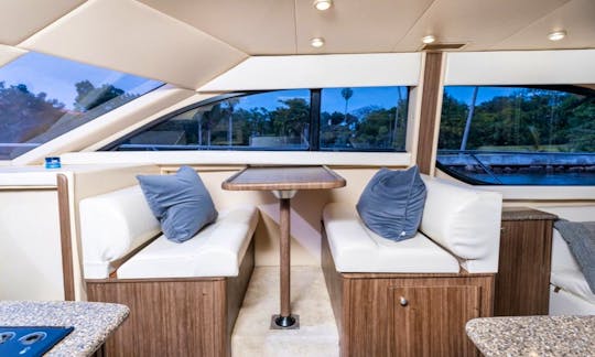 2005 MERIDIAN 45FT LUXURY YACHT CHARTER IN MIAMI