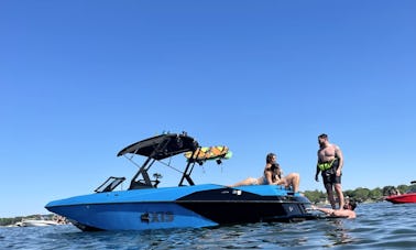 Delavan Lake Wake Boat! Axis A24 For 10 Guests $300/hr