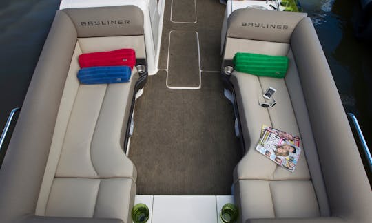 Willow Beach: Luxury Pontoon Boat for charter! Good for up to 15 people! GB03