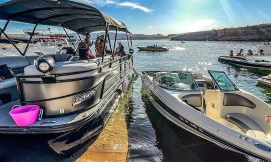 Las Vegas: Luxury Regency 250LE Sport Pontoon for Charter GB01