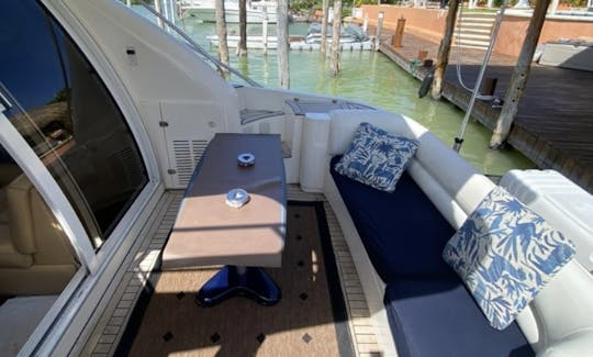 ¡Increíble yate Sealine Flybridge de 44 pies para descubrir Cancún e Isla Mujeres!