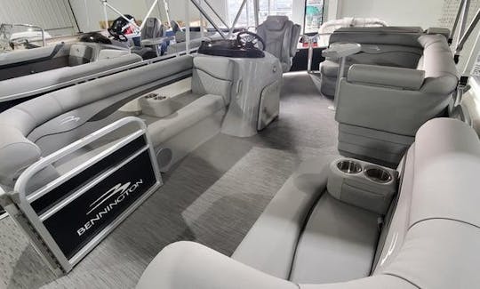 Best SLG 20 Bennington Pontoon on the Lake Union