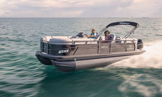 Las Vegas: Luxury Regency 250LE Sport Pontoon for Charter GB01