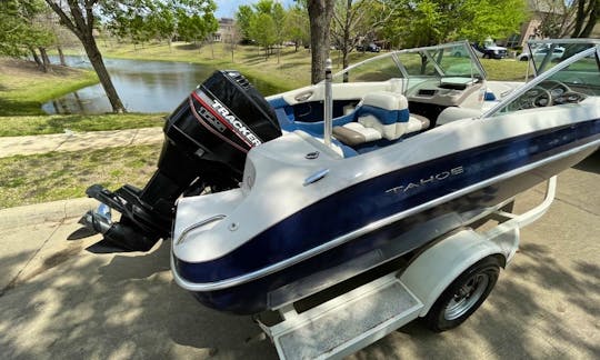 Speed with Tahoe Q3 Powerboat in Rockwall, Texas! Drinks & Snacks included.