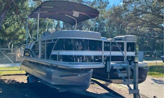 NEW! Sylvan 10 Guests, with head and changing room On the River