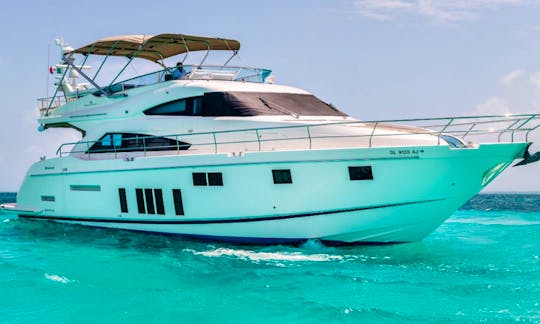 68ft Fairline Power Mega Yacht - Capacity up to 20 people in Punta Sam, Quintana Roo