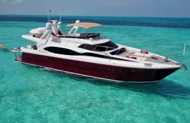 Luxury Yacht 80' Dyna Craft  - Up to 15 person in Punta Sam, Quintana Roo