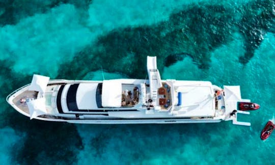 110ft Power Mega Yacht Charter with 2 Jet Ski and water slide! Up to 15 People in Cancún Quintana Roo