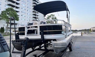 Réservez ce nouveau ponton Suntracker pour 6 personnes