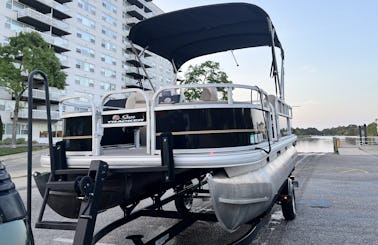 Book this new, 8 person Suntracker Pontoon