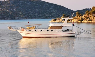 Private Motor Yacht for up to 8 people in Antalya