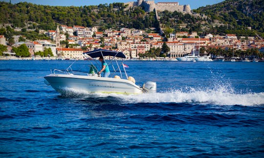 Fisher 17 DeckBoat for Rent in Hvar, Croatia
