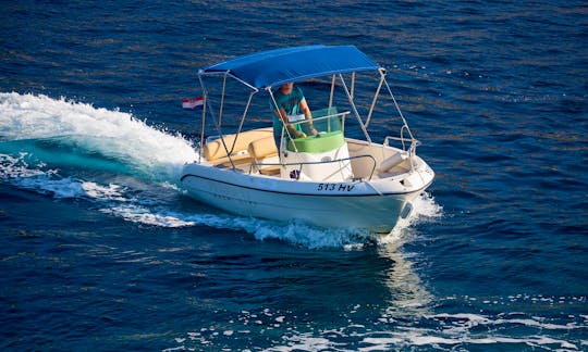 Fisher 17 DeckBoat for Rent in Hvar, Croatia