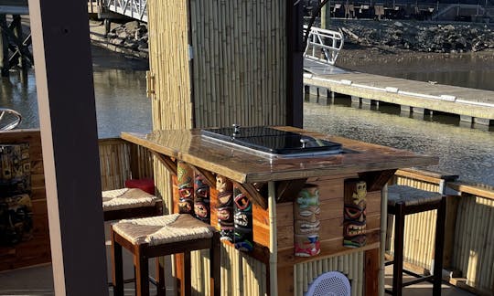 Bateau Tiki Cruiser personnalisé de 24 pieds pour 6 personnes à Wildwood, New Jersey