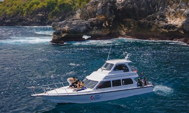 Plongée en apnée avec des raies manta à Bali. Prix de départ pour la location du bateau.