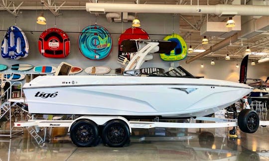 2022 Tige Z3 Brand New Surf Boat and Driver Package!!