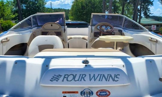 Four Winns Bowrider for 9 people in Monticello, GA