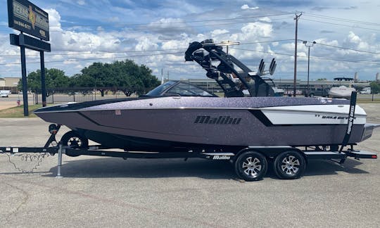 Malibu 24 MXZ Bowrider for rent on Lake Travis
