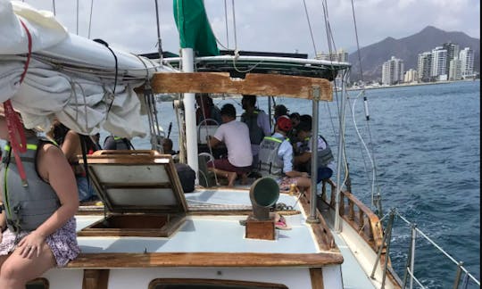 Classic Formosa 51 Sailing Boat Rental in Santa Marta, Magdalena