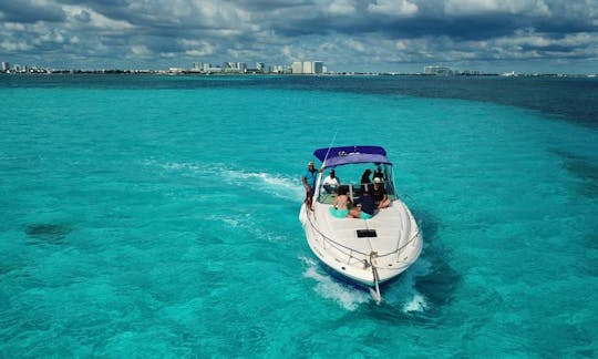 34 pies. Yate Sea Ray para 10 personas en Cancún, Quintana Roo. ¡Motos acuáticas incluidas!