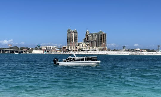 Bennington 22ft Pontoon Rental in Destin, Florida