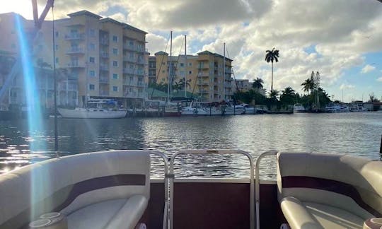 24ft Pontoon Boat Rental for Amazing Day in Miami, Florida