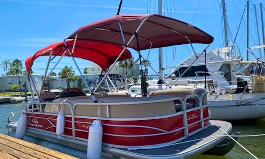 22ft Pontoon Suntracker Party Barge DLX 10 people in Bay Pines!