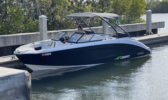 Speed & Comfort with 2022 Yamaha AR250 Adventure Bowrider!