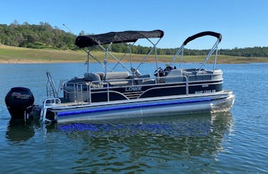 Amazing Pontoon Boat with ALL the amenities in Folsom