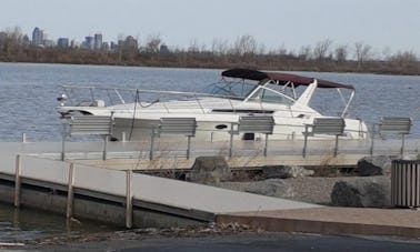 Regal Commodore alugue seu próprio barco para 12 pessoas 