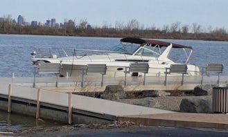12 Person Cuddy Cabin Boat Rental in Sainte-Catherine, Québec