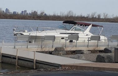 15 Person Cuddy Cabin Boat Rental in Sainte-Catherine, Québec