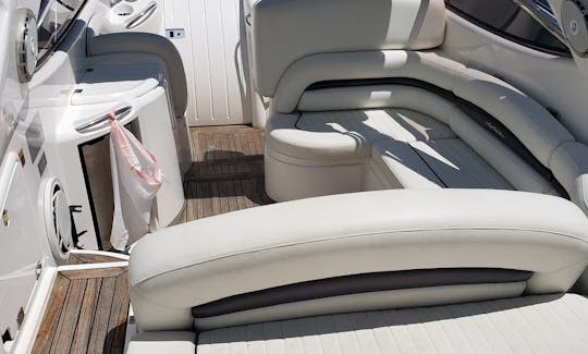 Regal Commodore alquila tu propio barco para 12 personas 