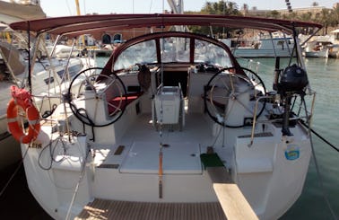 Jeanneau Sun Odyssey 519 Sailing Yacht in  Palma, Balearic Islands