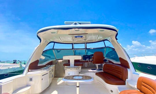 Fantastic 55ft Sea Ray Sundancer in Cancun and Isla Mujeres holds 25 people 4hours minimum