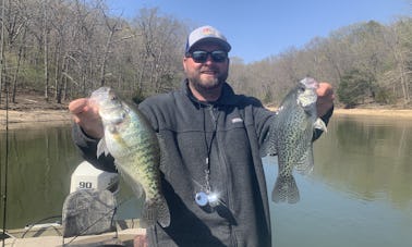 Vamos a pescar a bordo de un pontón de pesca de 24 pies en Missouri