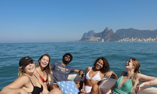 Real 24ft Powerboat for 8 people in Rio de Janeiro