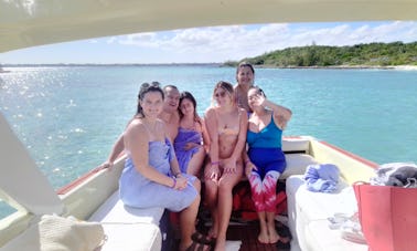 Rent 25' Bertram Powerboat for sightseeing, snorkeling and fishing in Nassau