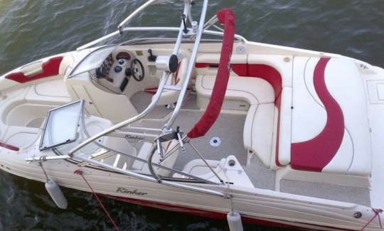 Rinker Captiva Bowrider Rental in Washington, District of Columbia