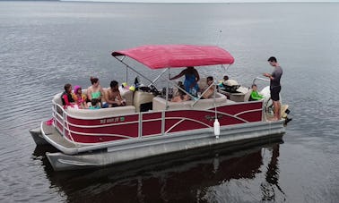 Fish on Cruise Pontoon en el sistema Winnebago