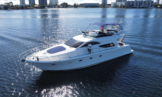 Your Best Experience in Miami with our 60' Yacht Flybridge