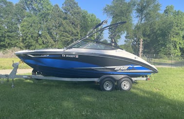 21ft Yamaha Wakeboat for rent in Tyler, Texas