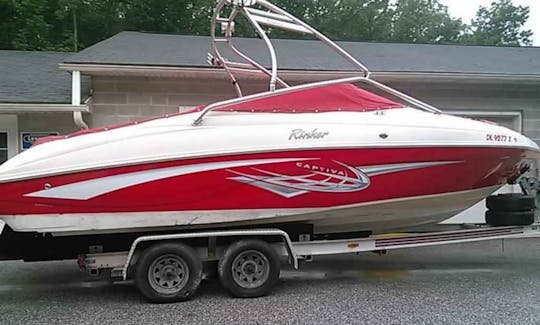 Rinker Captiva Bowrider Rental in Washington, District of Columbia