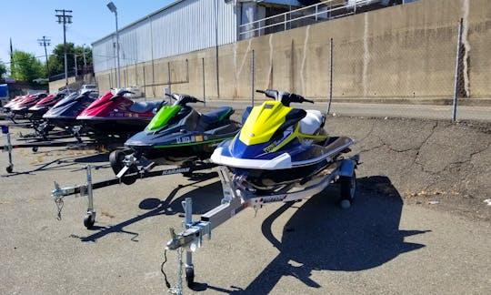 Many jet skis to select